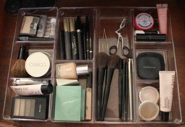 makeup-drawer-organization-61_1458306638-630x431