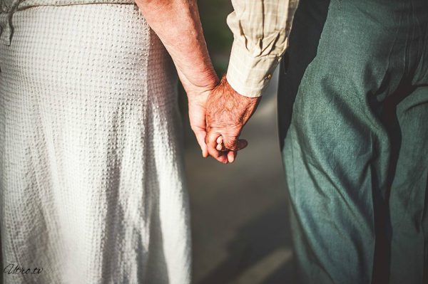 Молодожены в возрасте: грузинская пара сыграла свадьбу после 55 лет вместе